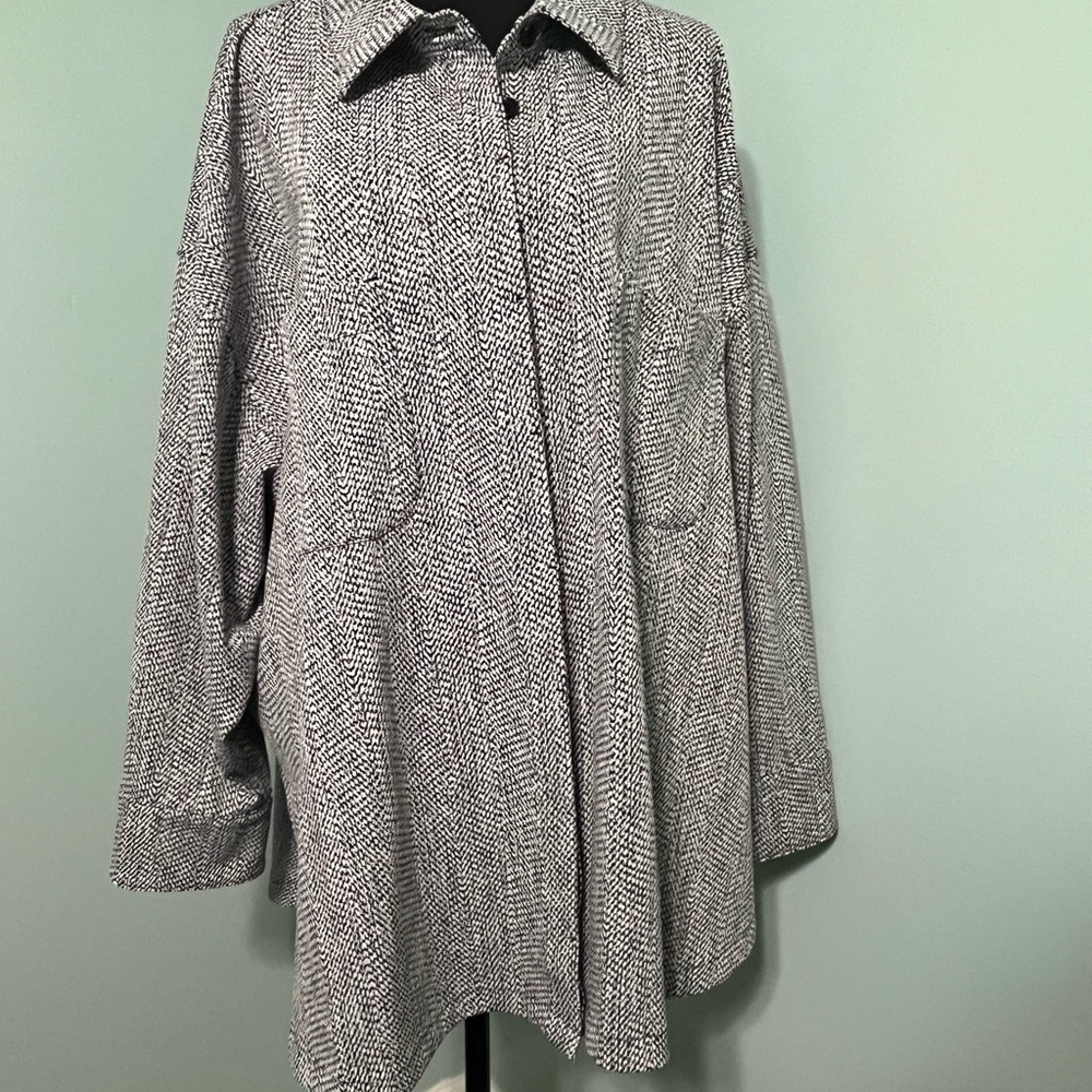 Athleta Black and White Textured Shirt Jacket Button-Up